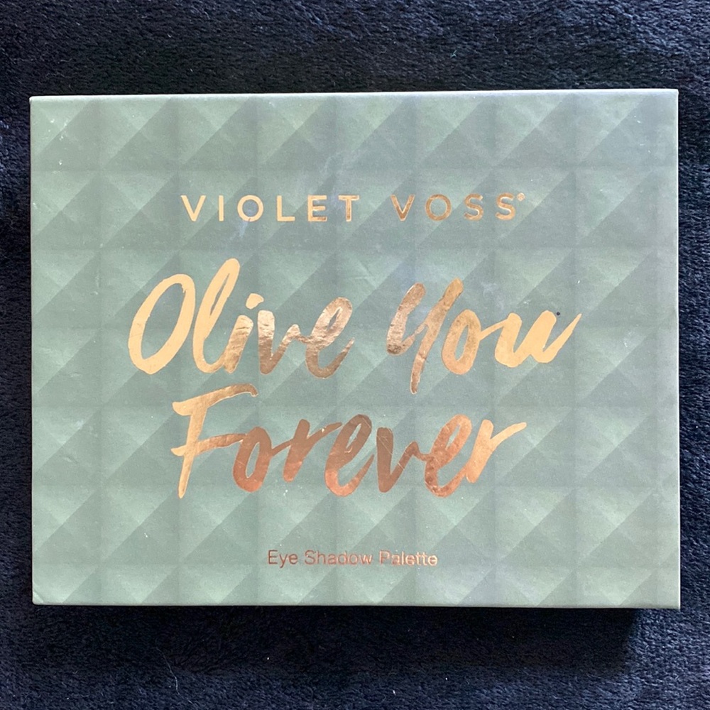 Brand new, never used eyeshadow palette. Brand: Violet Voss. Color: 12 shades.